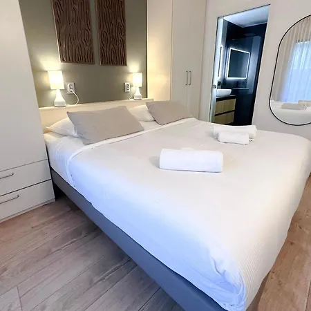 Апартаменты Eucalyptus - Ground Floor With Pool Near The Sea *