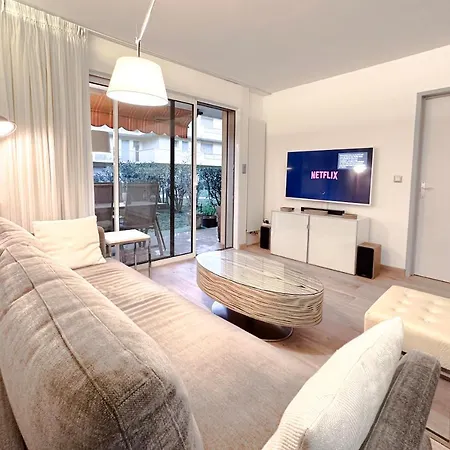 Апартаменты Eucalyptus - Ground Floor With Pool Near The Sea